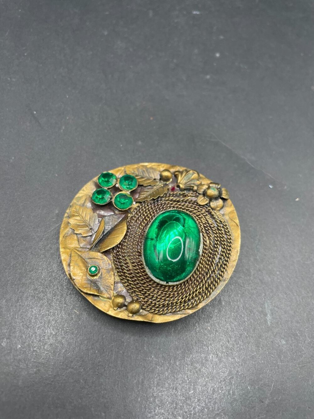 Vintage Nouveau Emerald Green Jeweled Glass Cabochon Gold Tone Sash Brooch